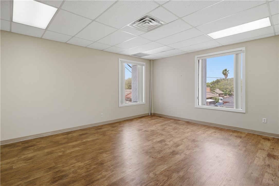 5959 S Staples St Property Photo 16