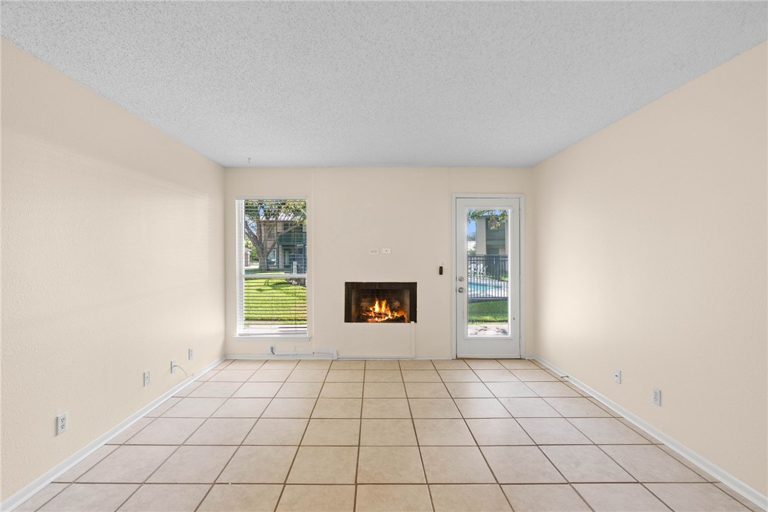 302 Saint Andrews St E-103 Property Photo 4