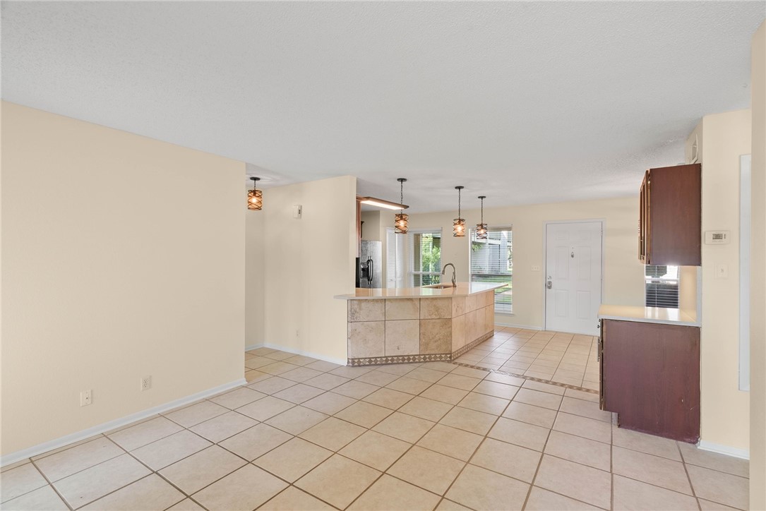 302 Saint Andrews St E-103 Property Photo 6