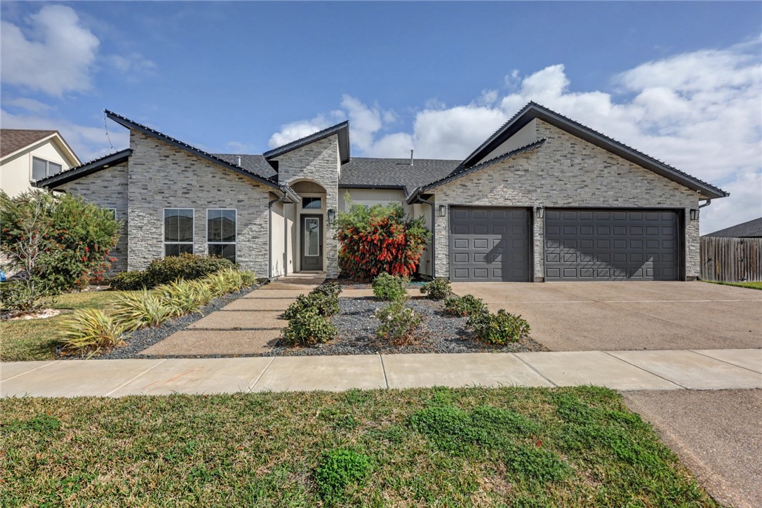 6826 Northwind Dr Property Photo 1