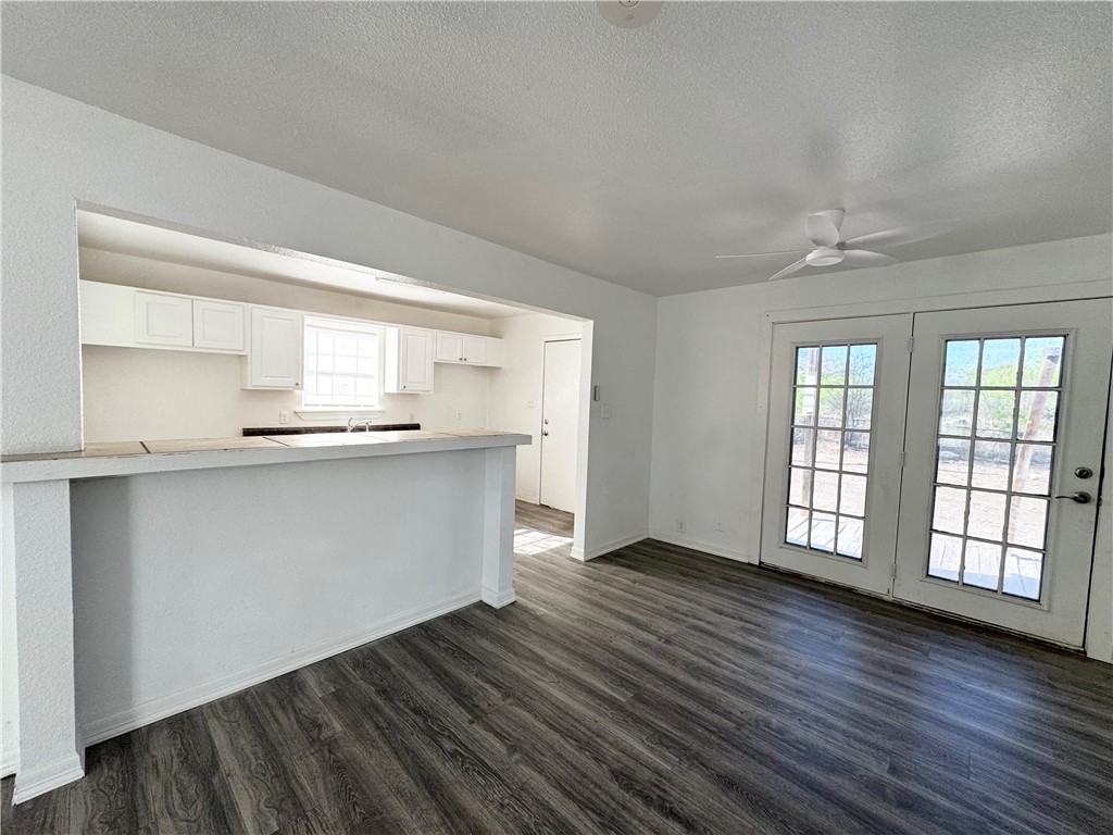 313 Saint Joseph St Property Photo 6