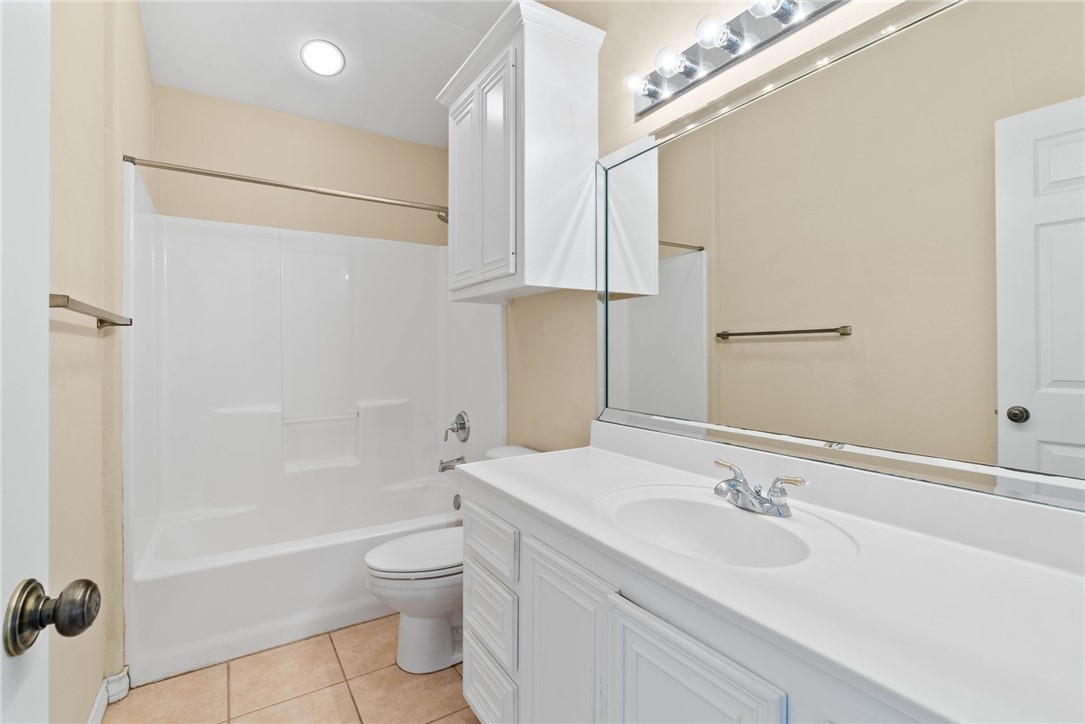 5642 Lipes Blvd Unit #13 Blvd Property Photo 7