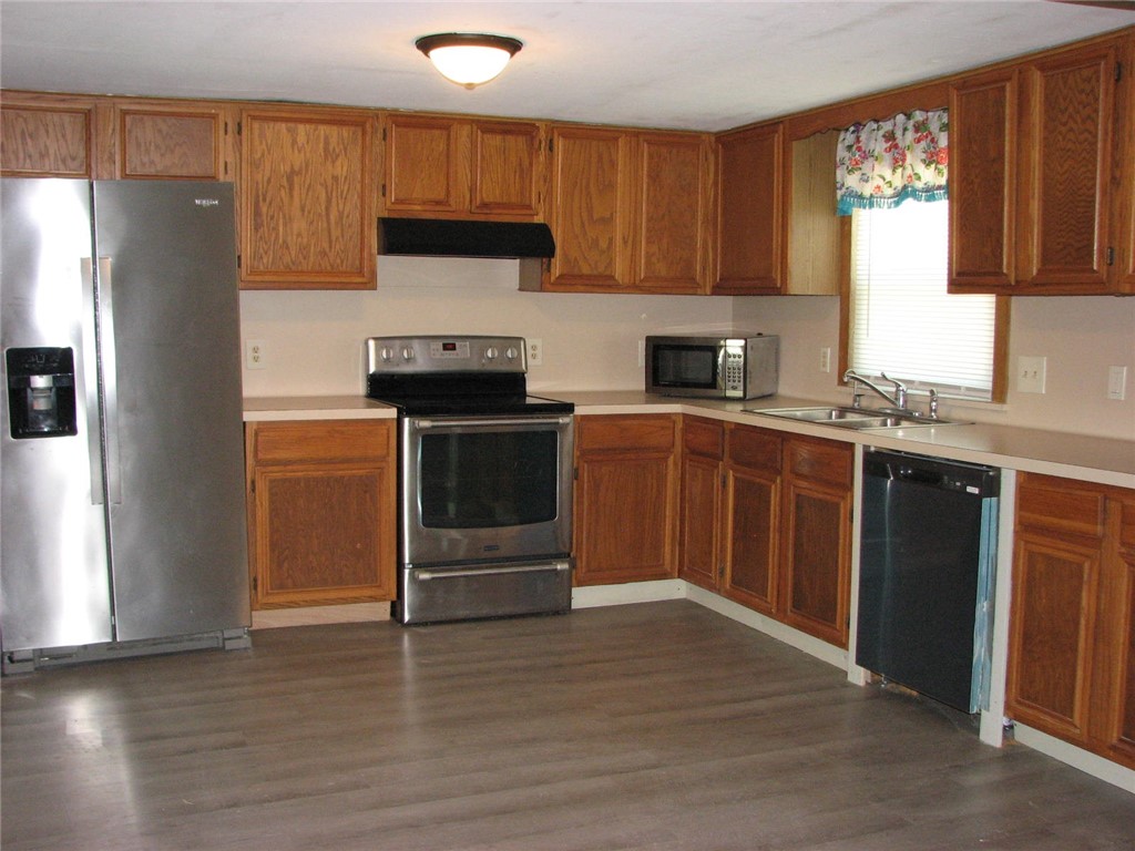 420 Anchor St Property Photo 8