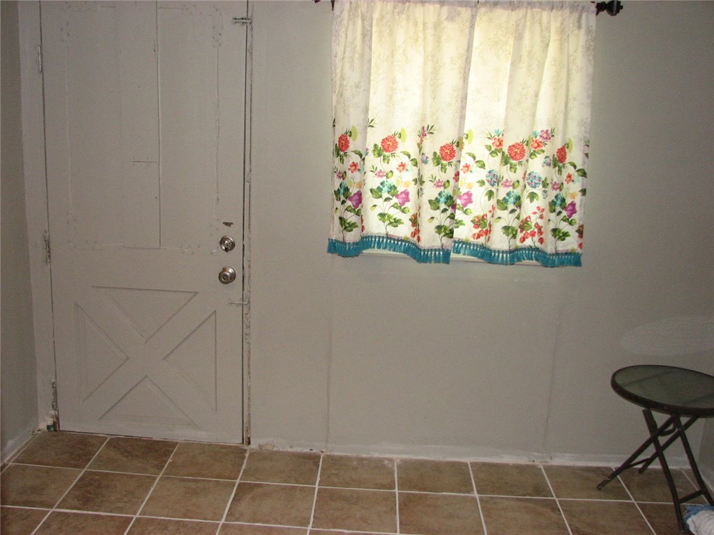 420 Anchor St Property Photo 10