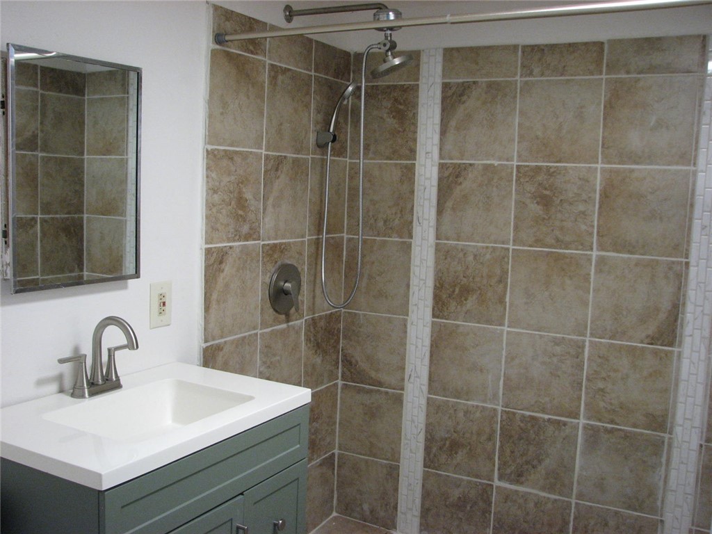 420 Anchor St Property Photo 13