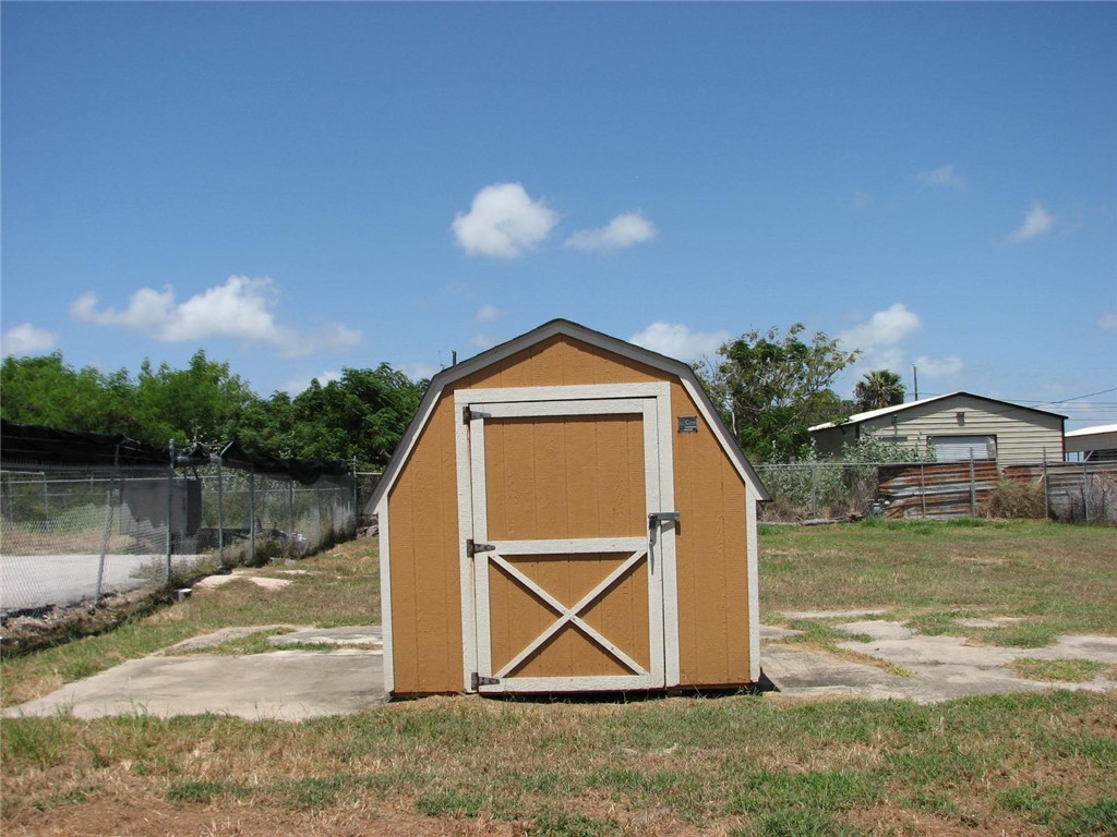 420 Anchor St Property Photo 15