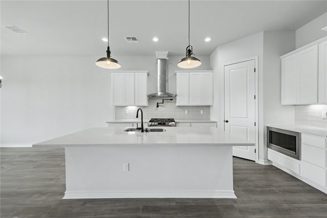 9606 Spanish Oak Dr Property Photo 11