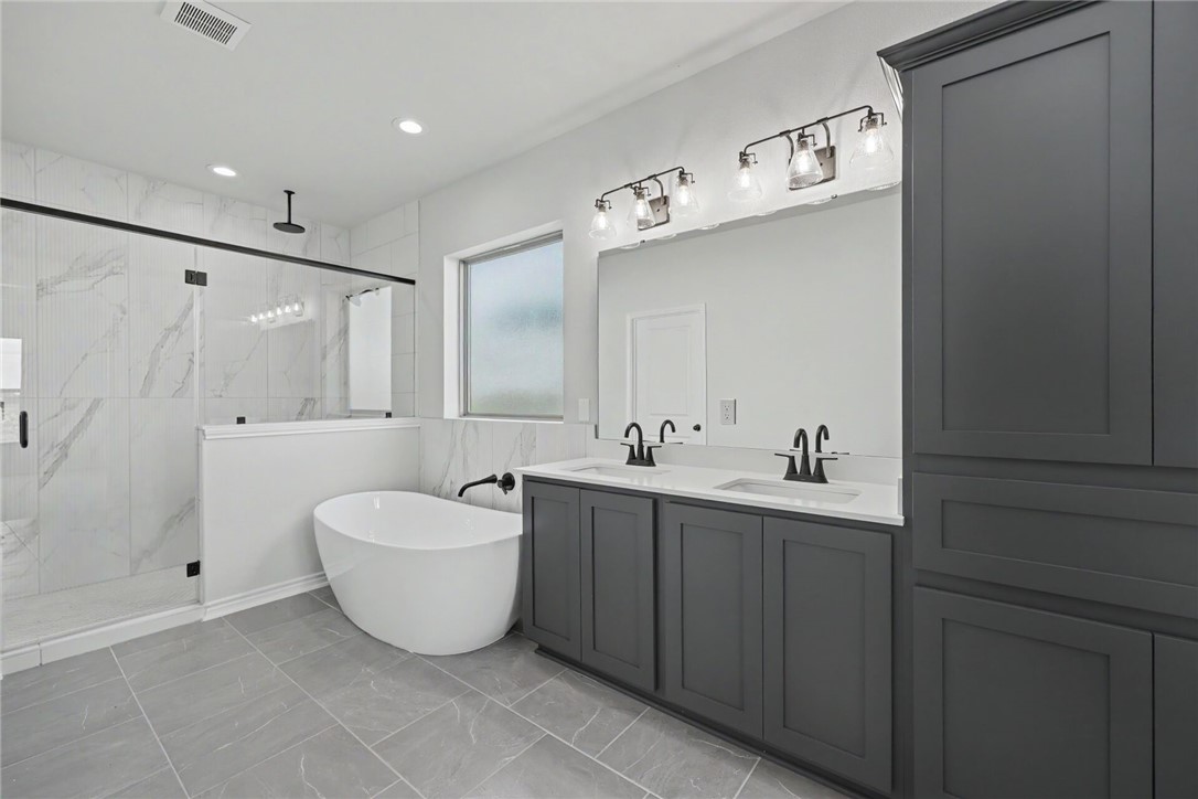 9606 Spanish Oak Dr Property Photo 14