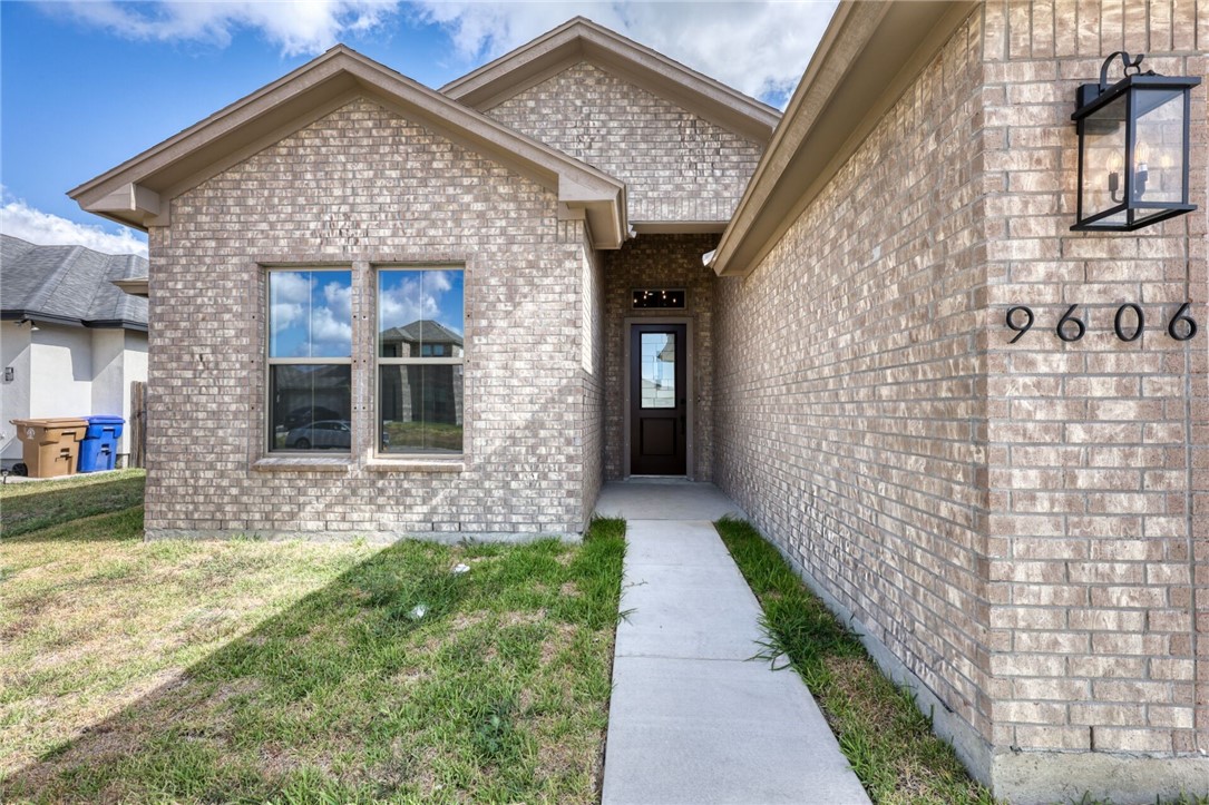 9606 Spanish Oak Dr Property Photo 27