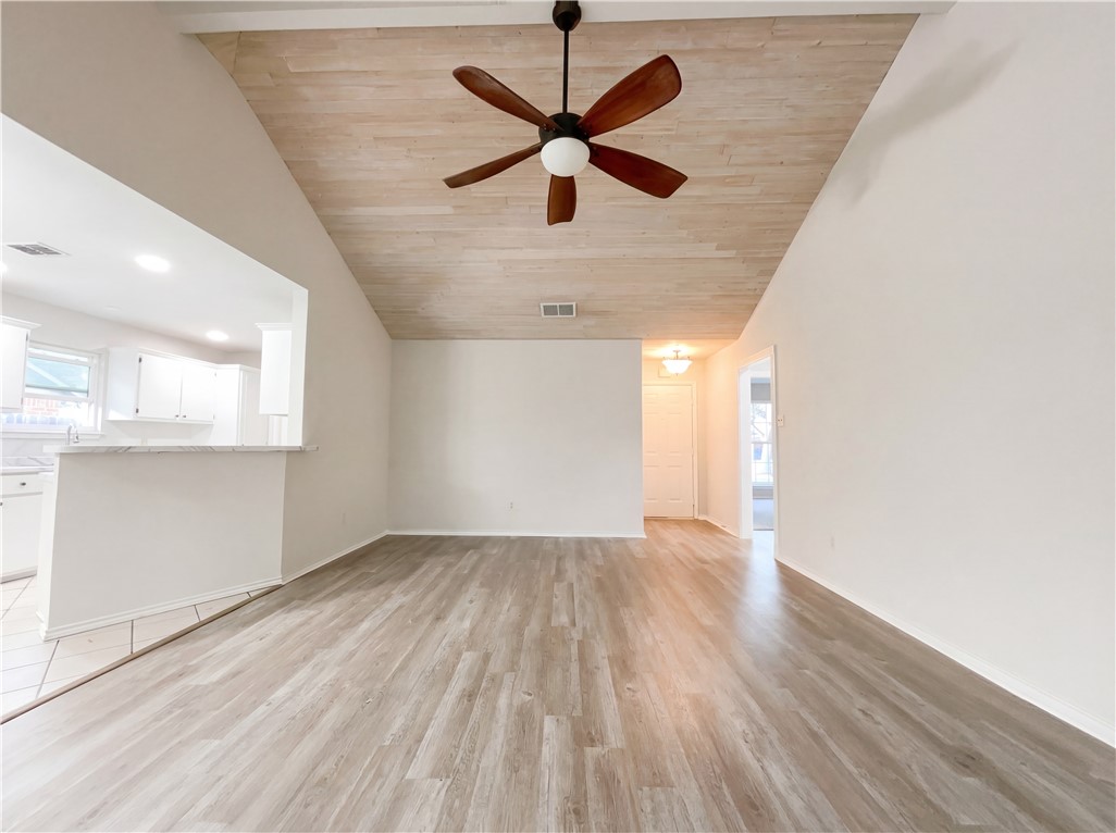 2175 Timberleaf Property Photo 3