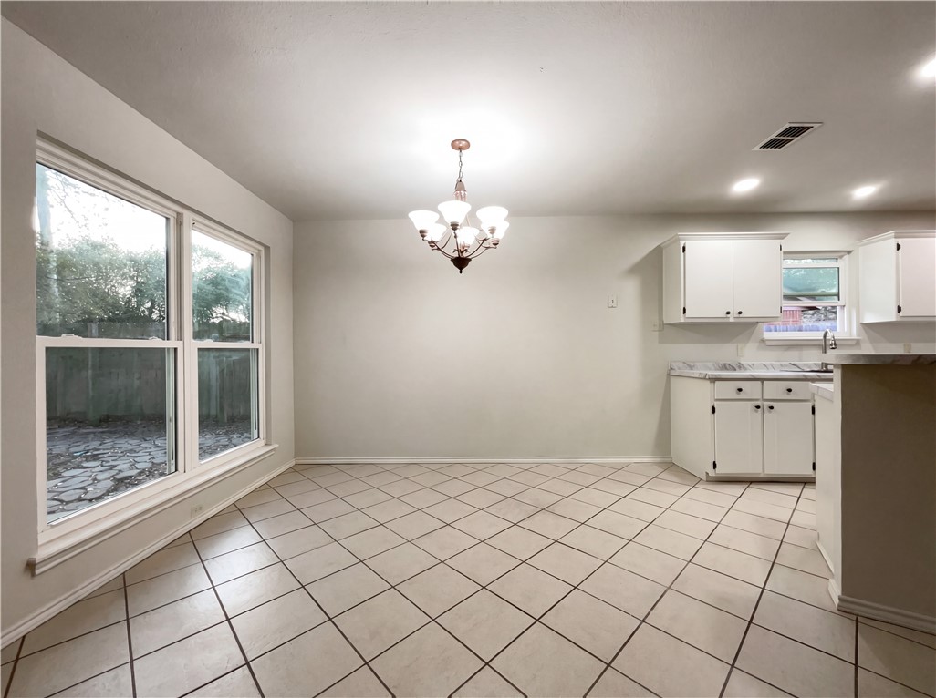 2175 Timberleaf Property Photo 7