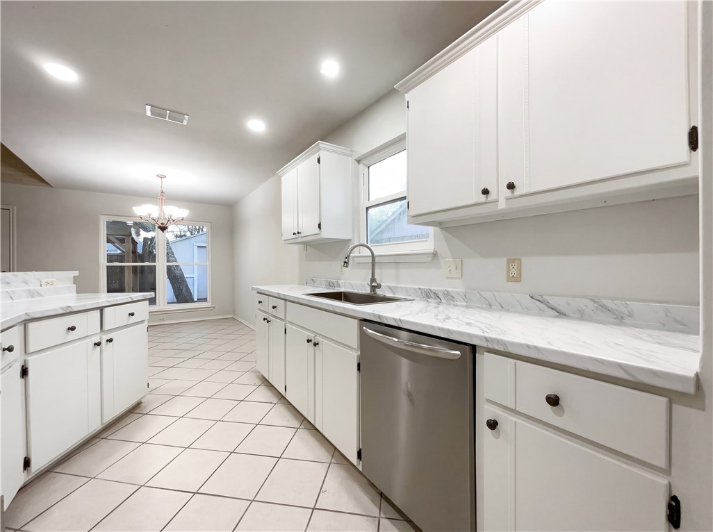 2175 Timberleaf Property Photo 8