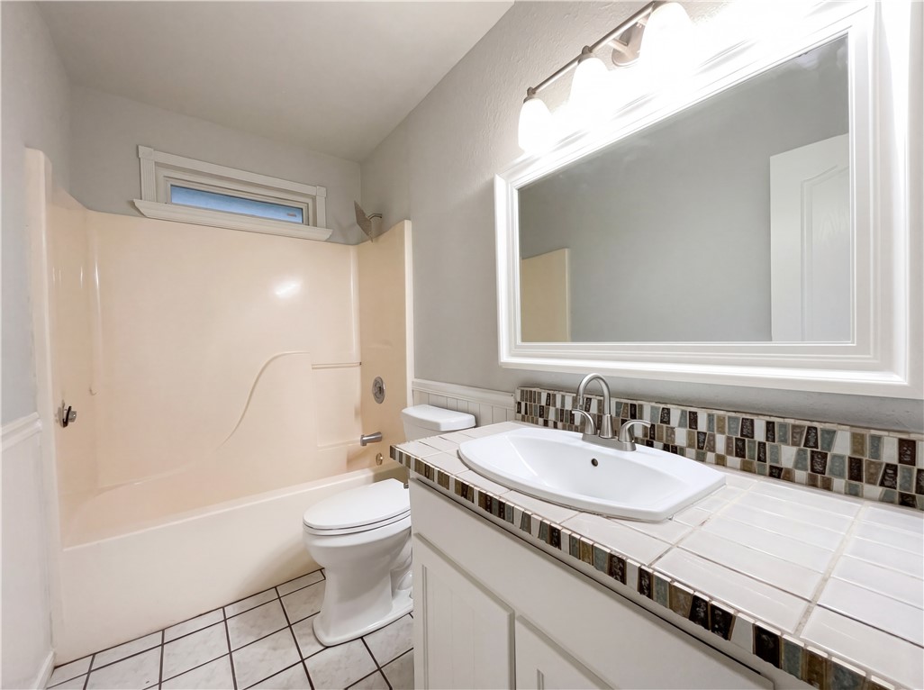 2175 Timberleaf Property Photo 11