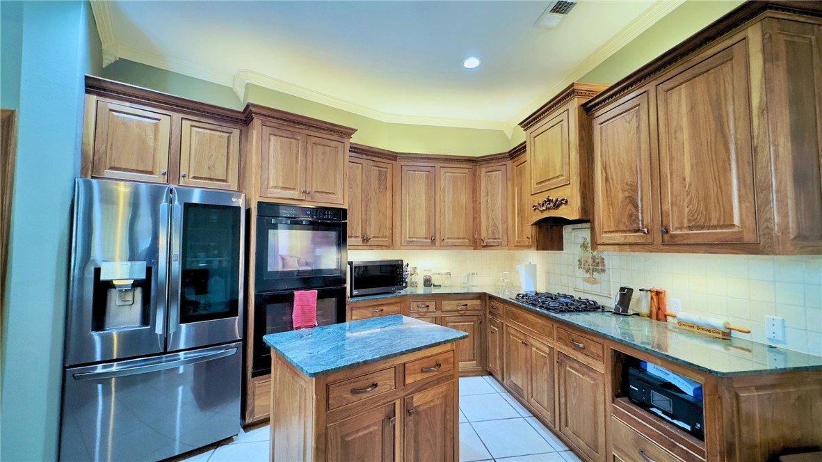 7906 Valtourmanche Dr Property Photo 11