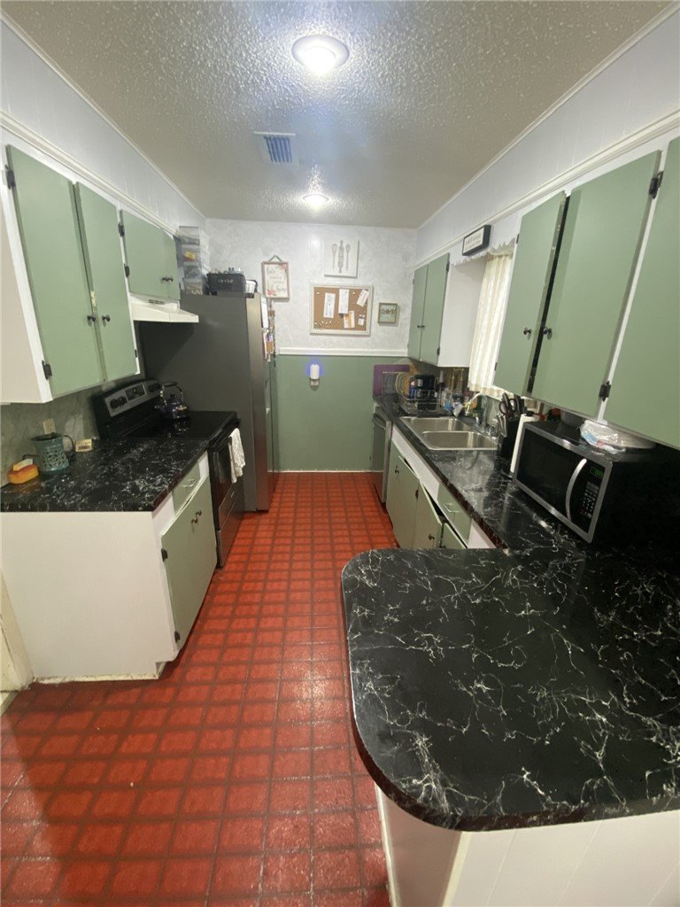 1601 Andrea St Property Photo 7
