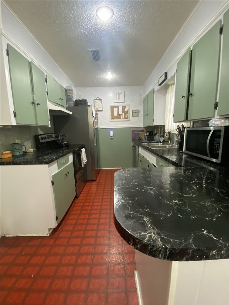 1601 Andrea St Property Photo 8