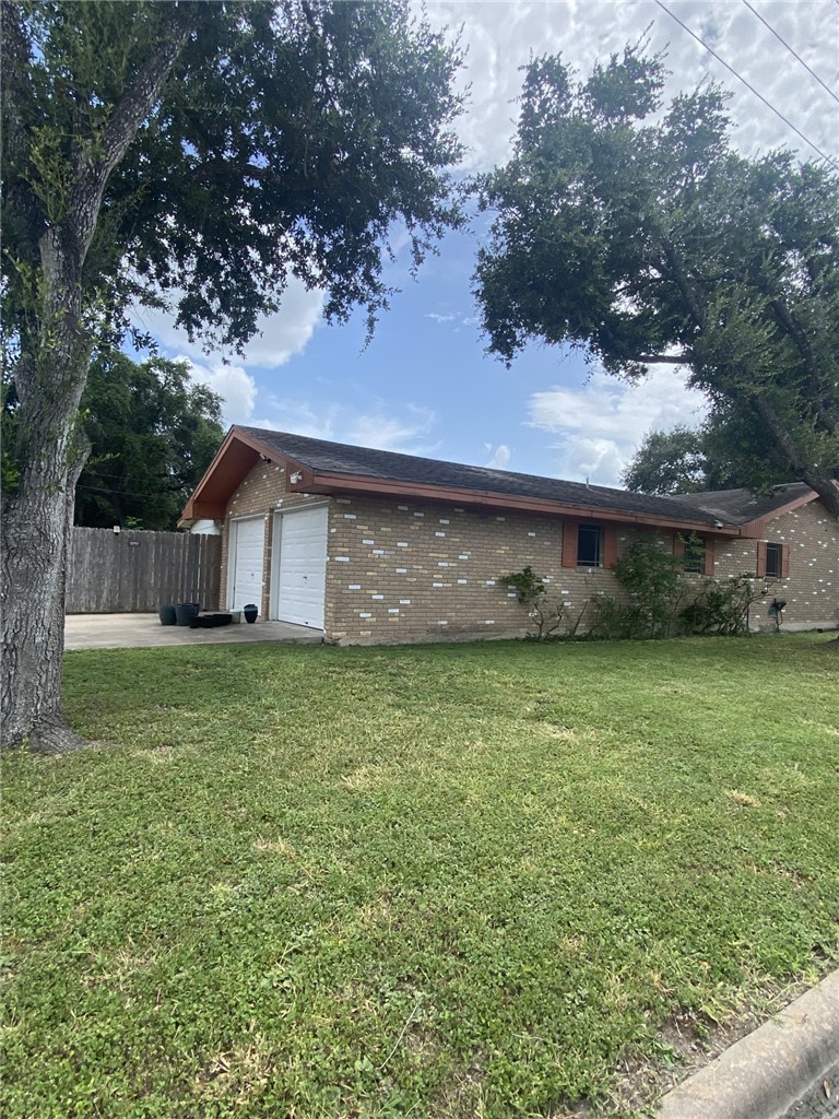 1601 Andrea St Property Photo 25