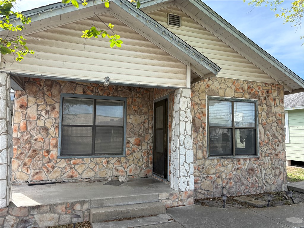 1203 14th St Property Photo 1