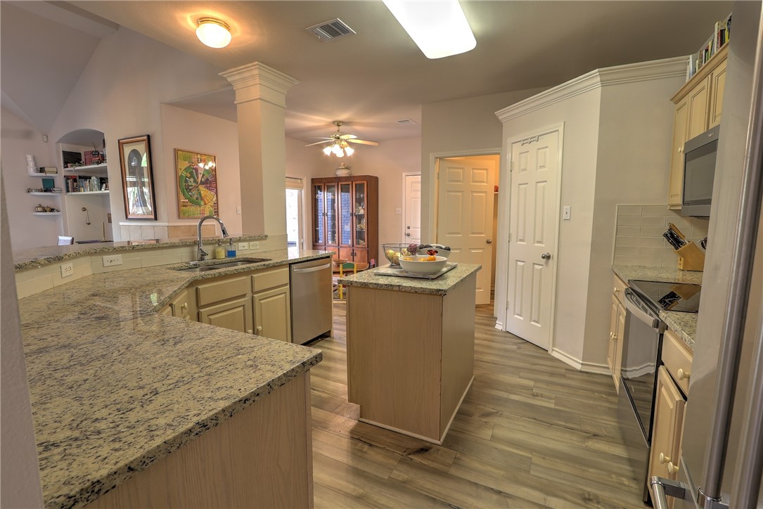 7417 Lake Micala Dr Property Photo 11
