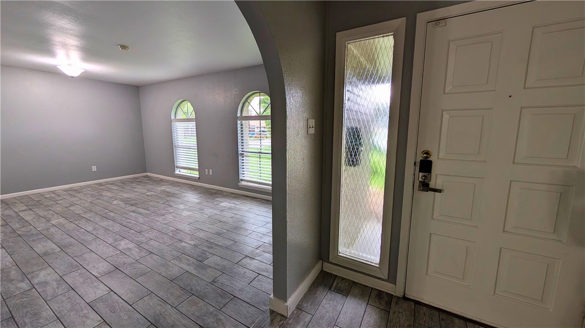302 Frio Dr Property Photo 8