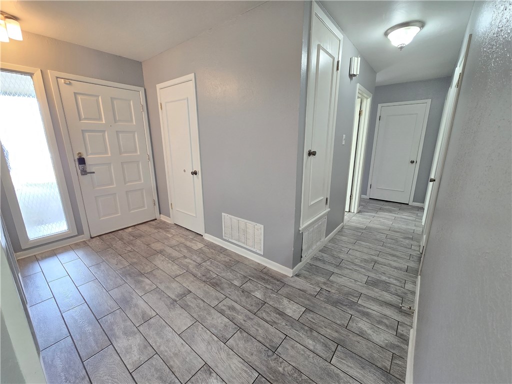 302 Frio Dr Property Photo 13