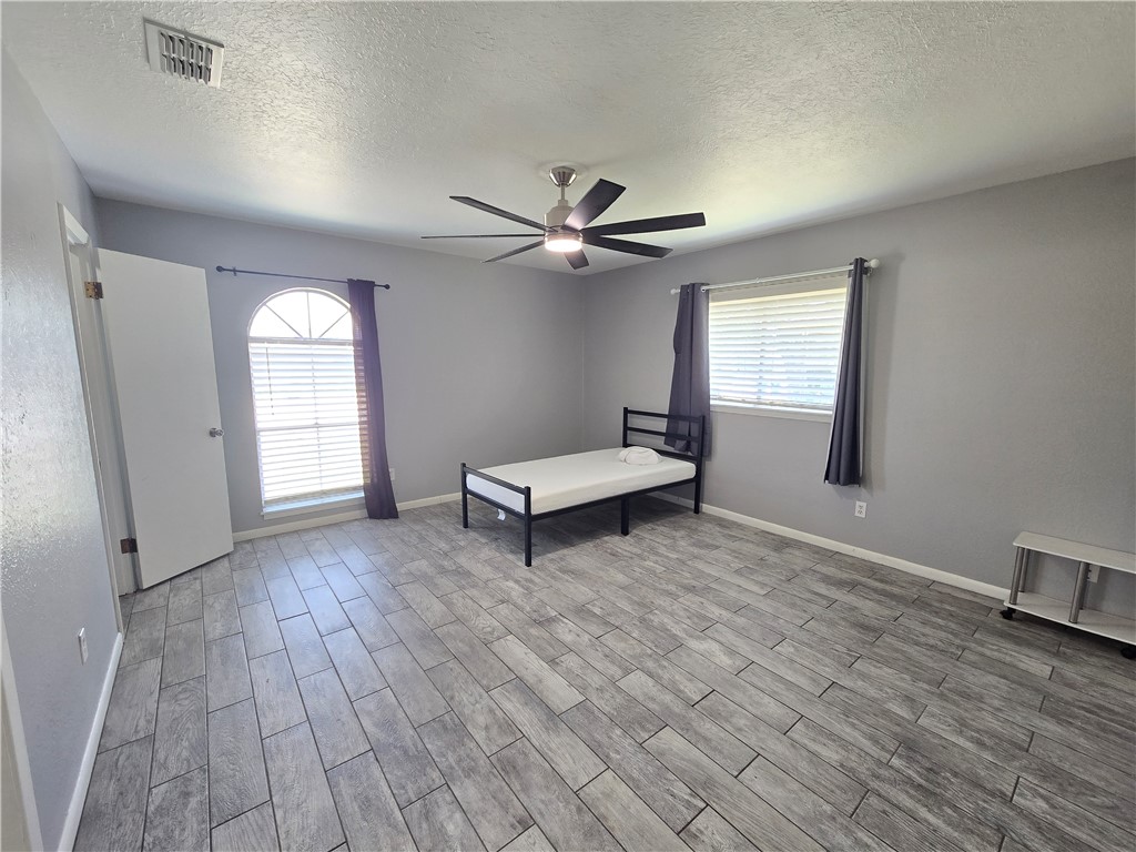 302 Frio Dr Property Photo 28
