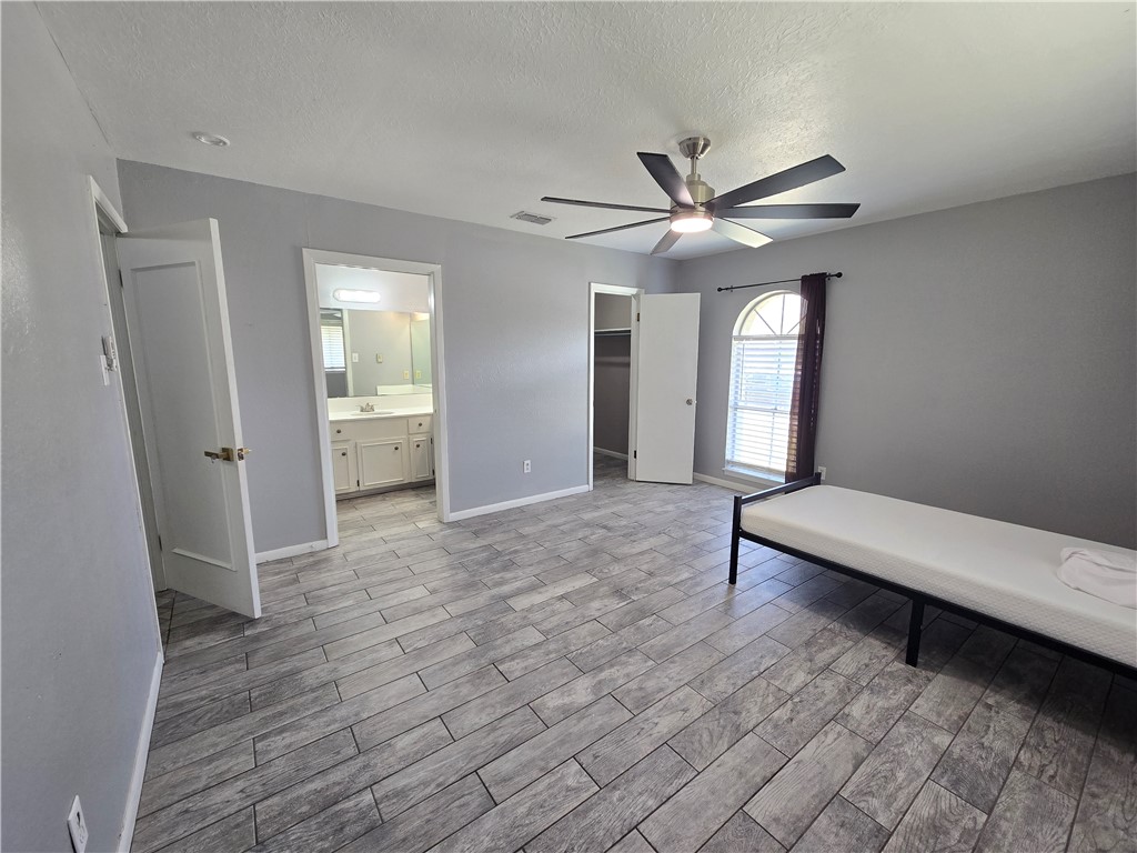 302 Frio Dr Property Photo 29