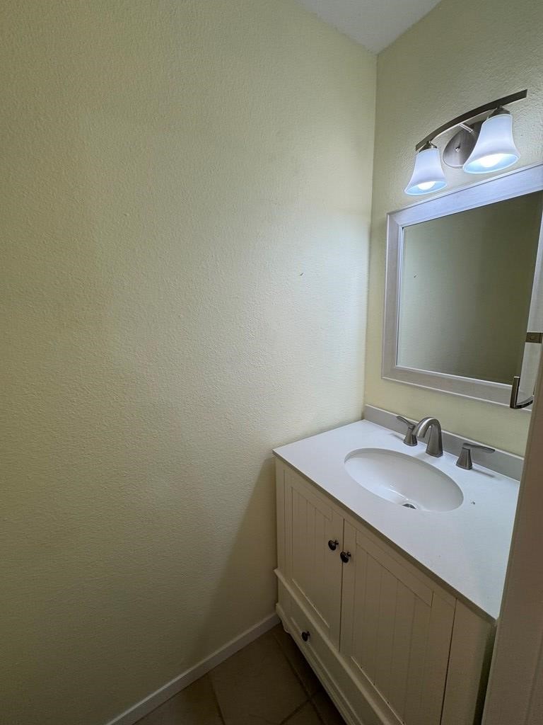 302 St. Andrews A-102 Property Photo 8