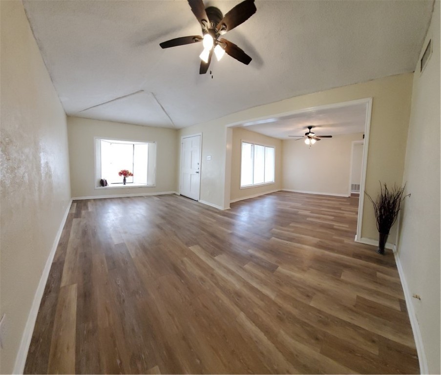 722 Collingswood Dr Property Photo 2