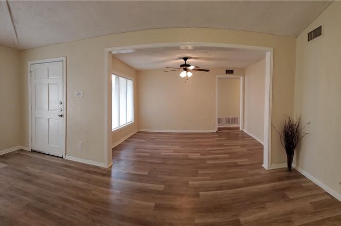 722 Collingswood Dr Property Photo 3