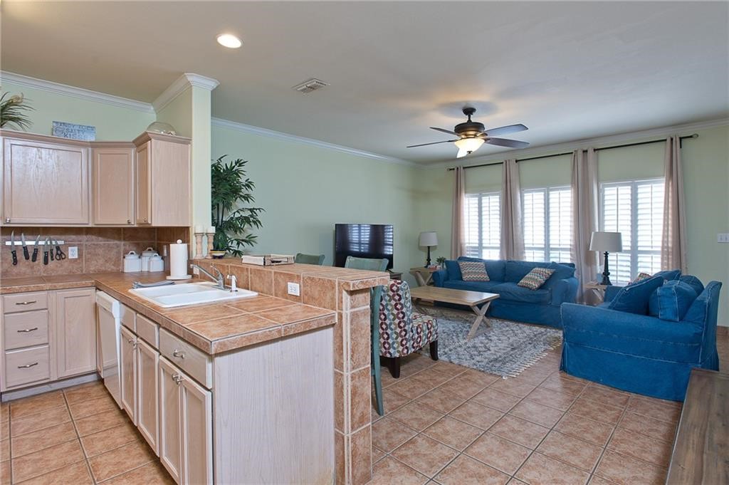 15110 Leeward Dr 203 Property Photo 8