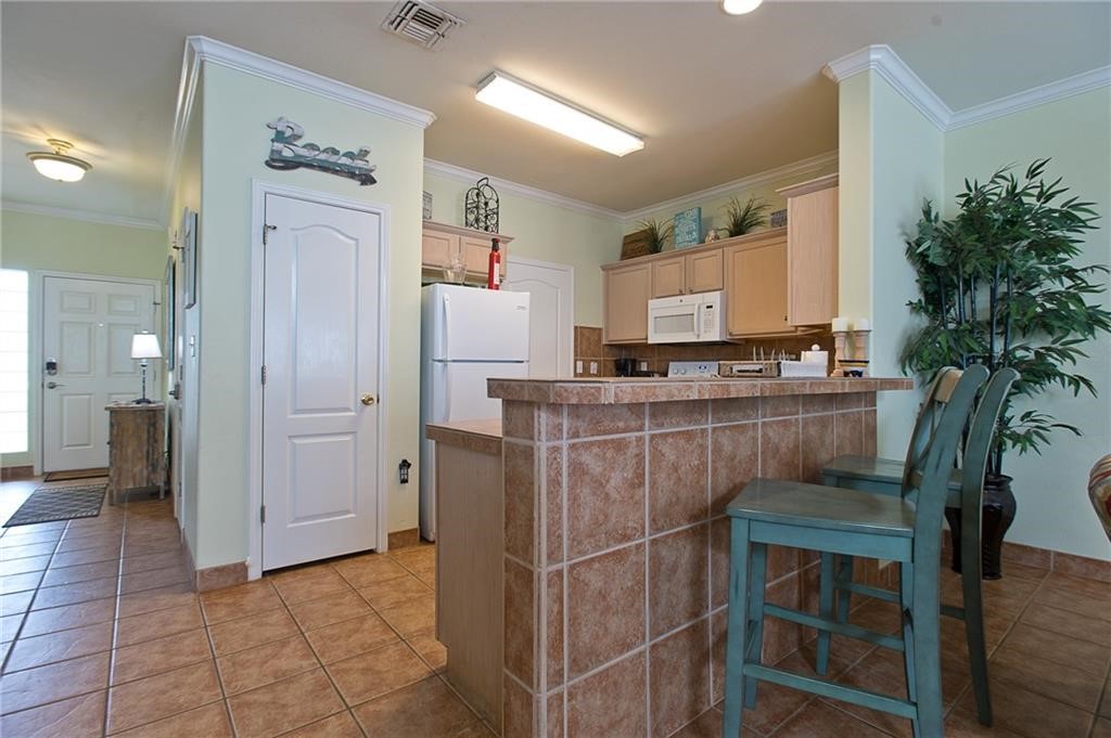 15110 Leeward Dr 203 Property Photo 13