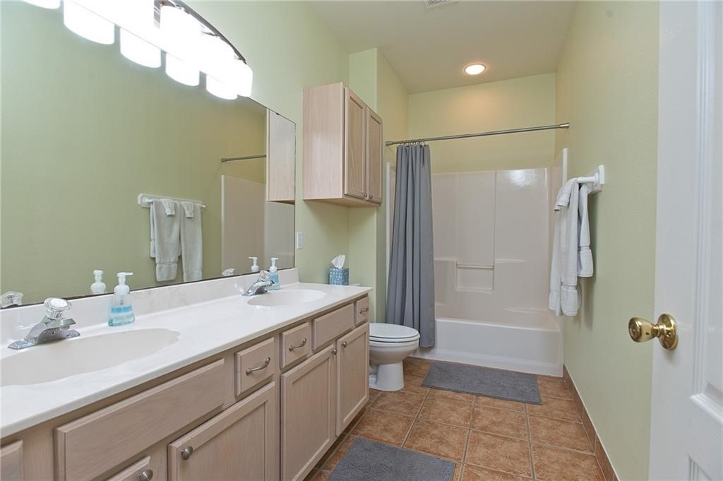15110 Leeward Dr 203 Property Photo 15