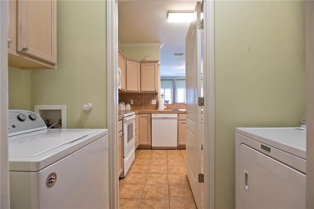15110 Leeward Dr 203 Property Photo 19