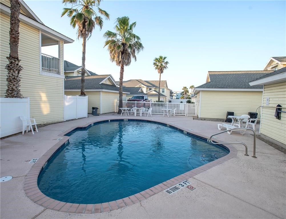 15110 Leeward Dr 203 Property Photo 27