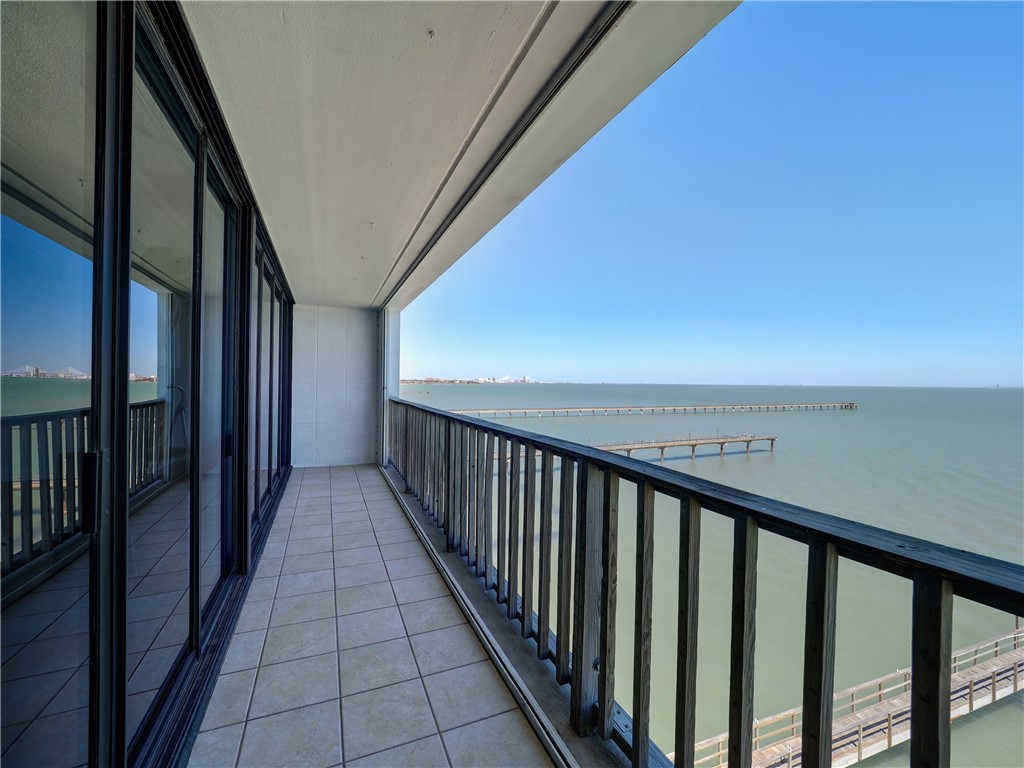 4334 Ocean Dr 504 Property Photo 13
