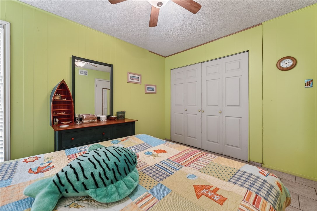 2025 S 11th St, Mustang Isle 2 Property Photo 16