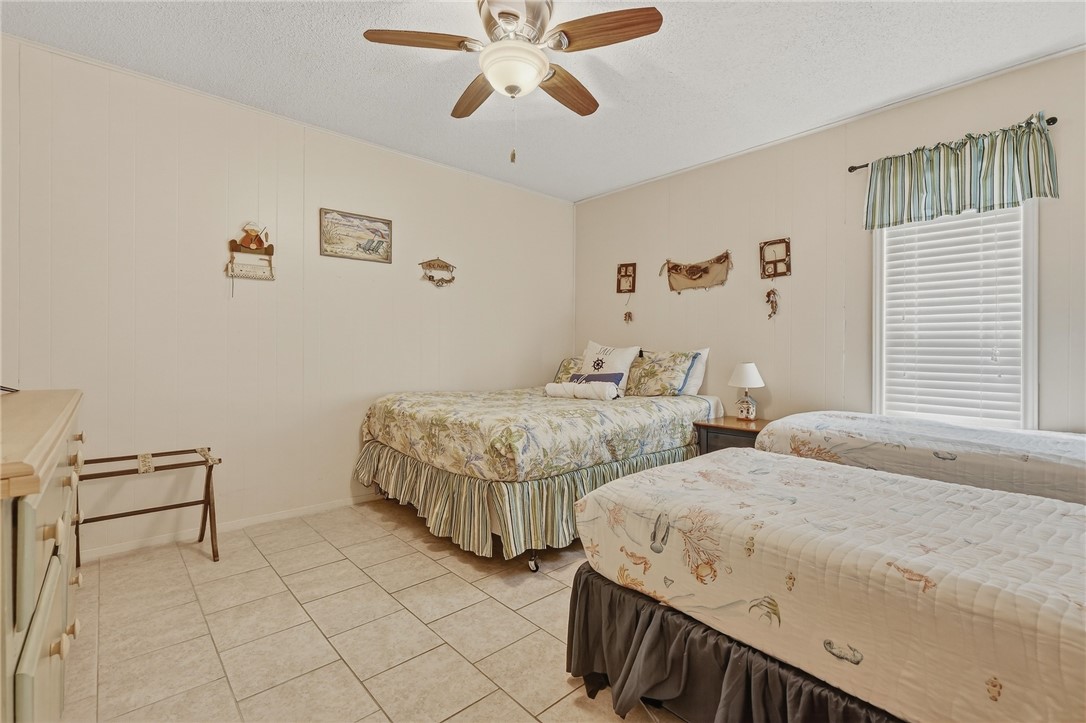 2025 S 11th St, Mustang Isle 2 Property Photo 18