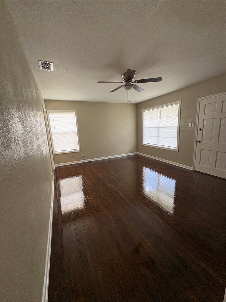 1341 Daytona Dr Property Photo 4