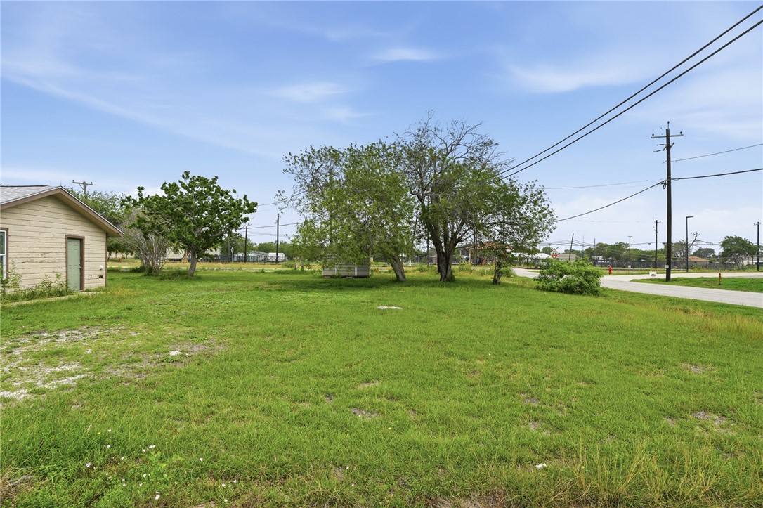 102 Marilyn Dr Property Photo 1