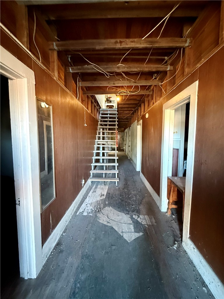719 W Kleberg Ave Property Photo 2