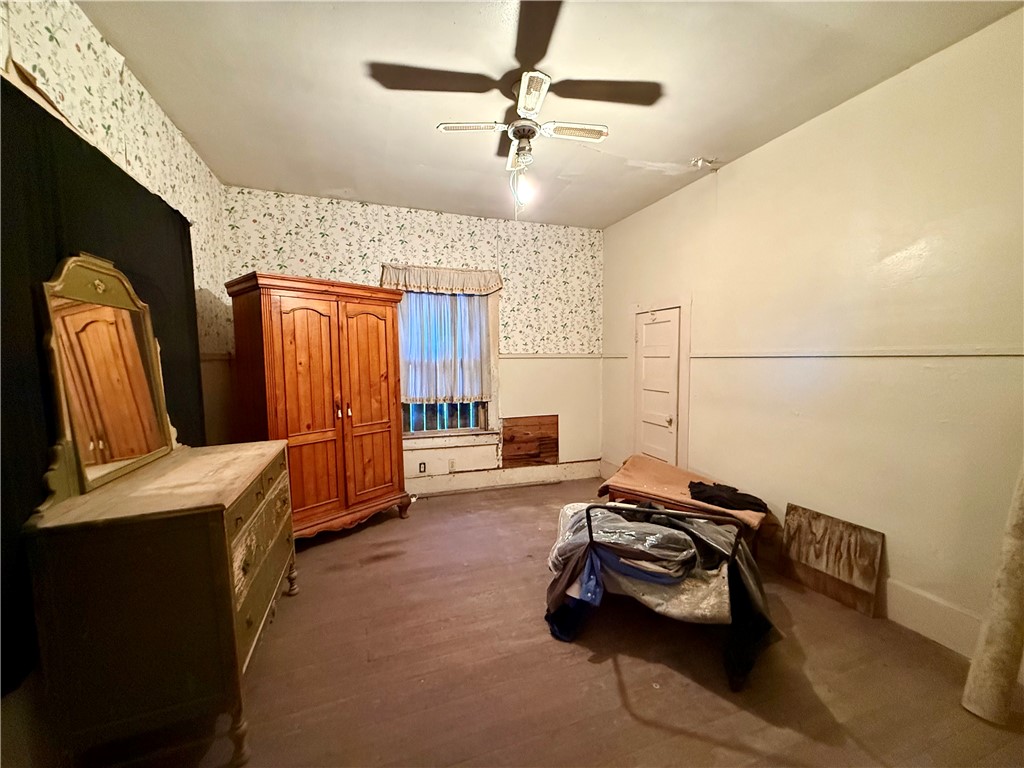 719 W Kleberg Ave Property Photo 5