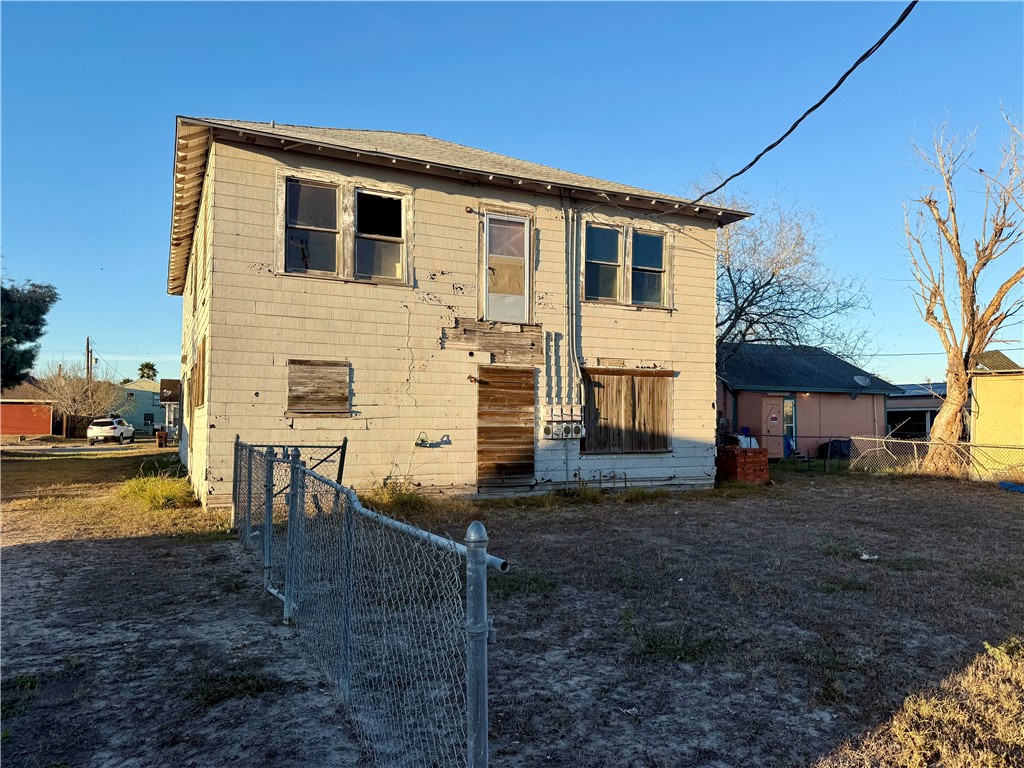 719 W Kleberg Ave Property Photo 19