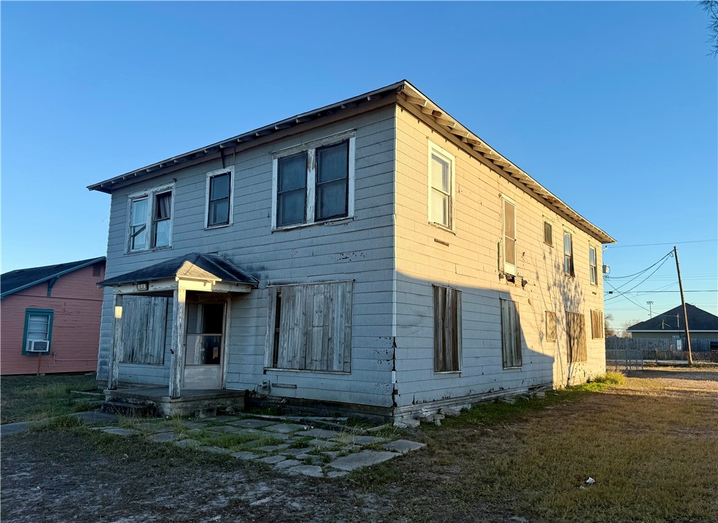719 W Kleberg Ave Property Photo 20