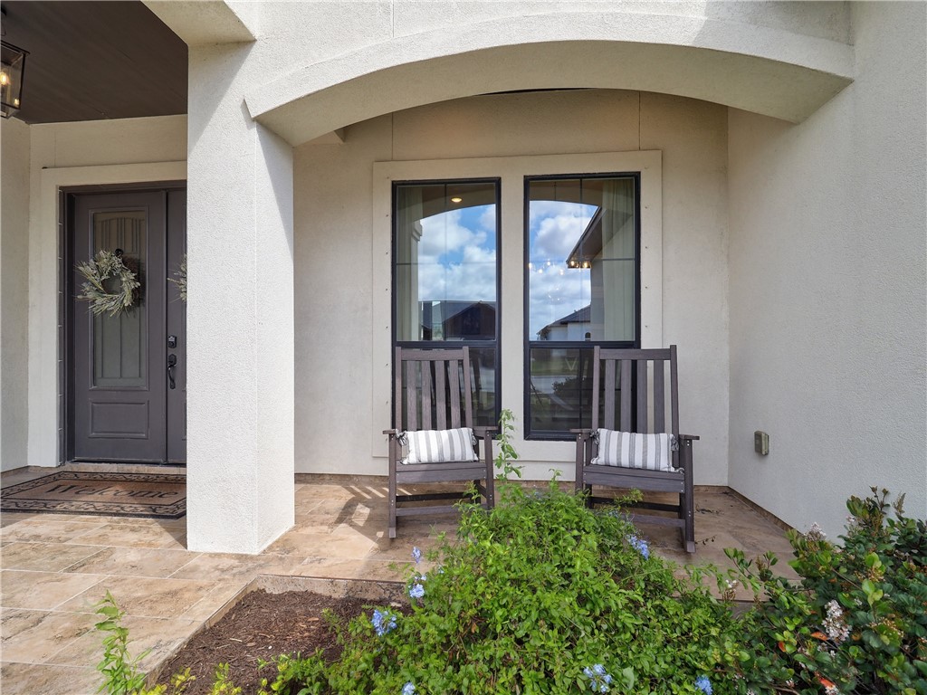 1422 Sansa St Property Photo 4