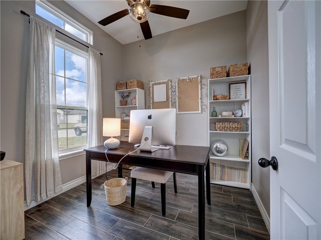 1422 Sansa St Property Photo 20