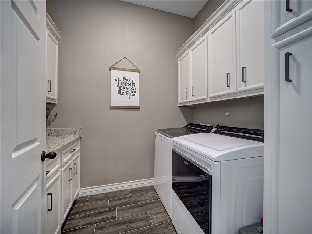 1422 Sansa St Property Photo 36