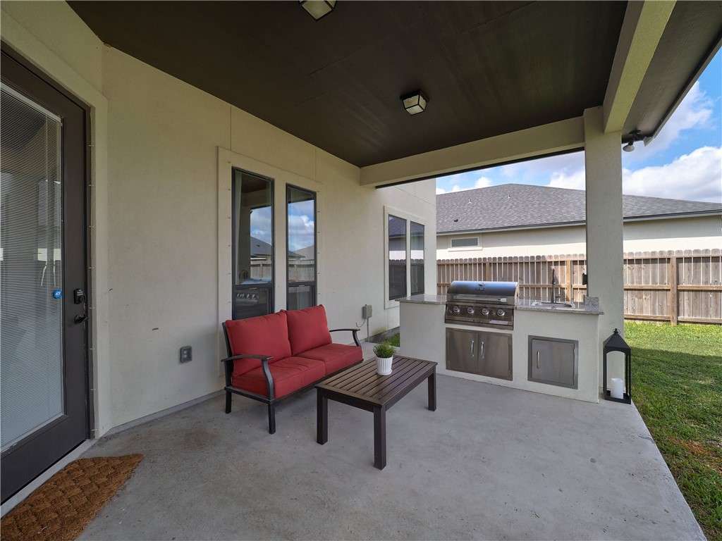 1422 Sansa St Property Photo 37