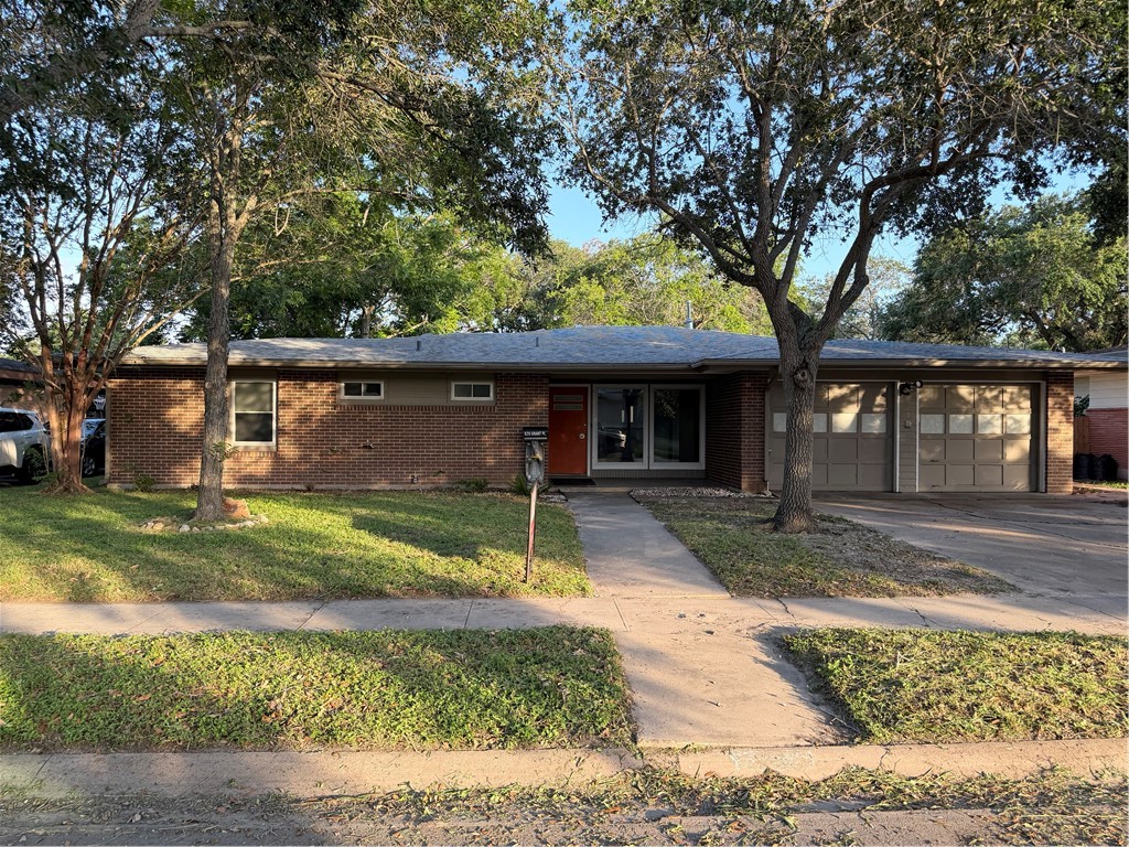 525 Grant Pl Property Photo 1
