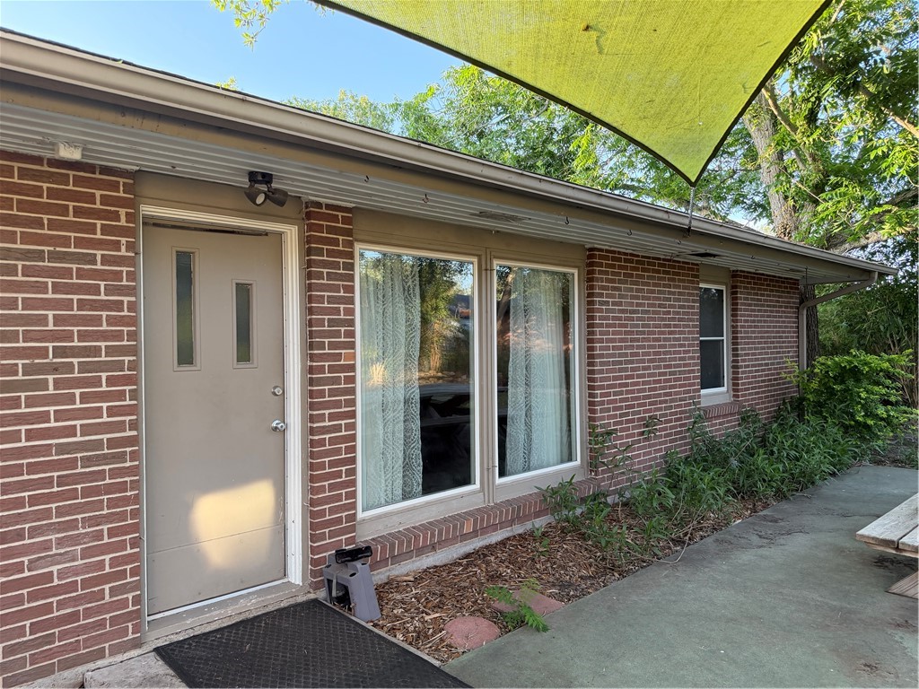 525 Grant Pl Property Photo 4